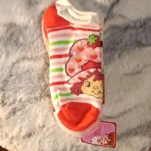 Strawberry Shortcake Women's Striped Ankle Socks - Red and Green